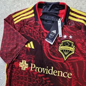 Seattle Sounders Soccer Jersey Mens Medium Slim Adidas Red Bruce Lee MLS Shirt